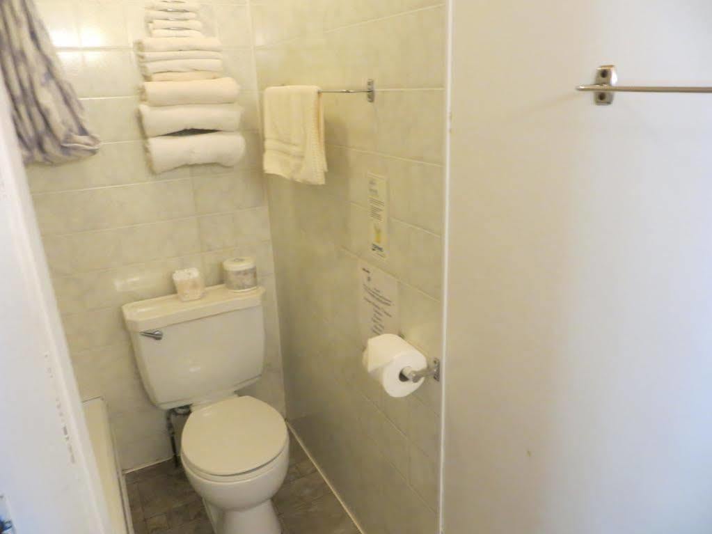 توفينو Dolphin Motel المظهر الخارجي الصورة